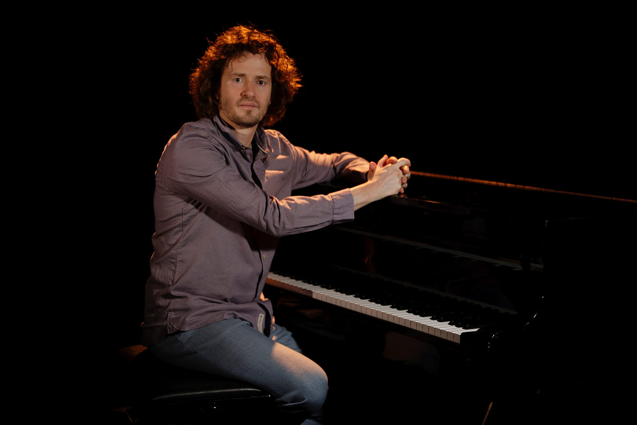 Zanger/ pianist Roon Staal op 1 maart Theater Posa in Lelystad